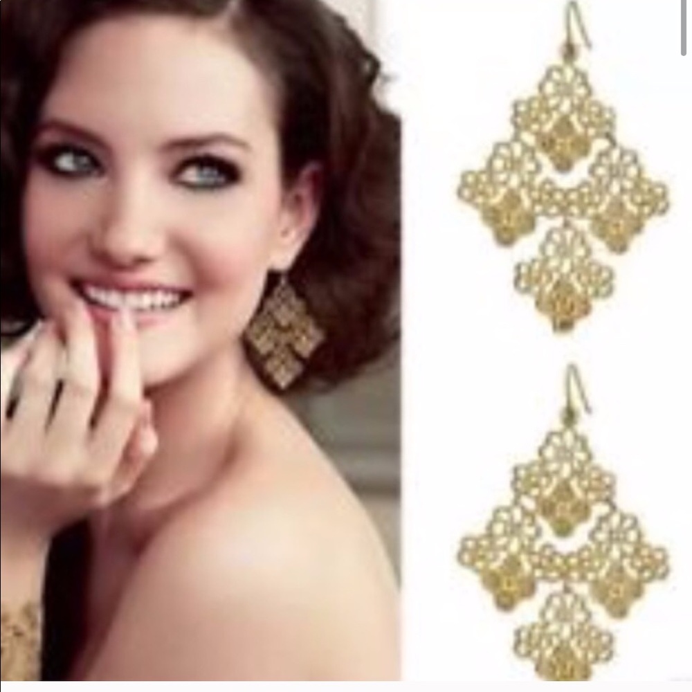 :: Stella & Dot [GOLD] Chantilly Lace Earrings - Picture 10 of 14